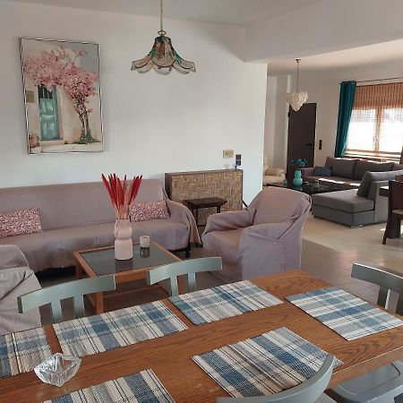 Passatempo Casa - 3 Bedroom Apartment Close To The Swimming Pool Gerani  Luaran gambar