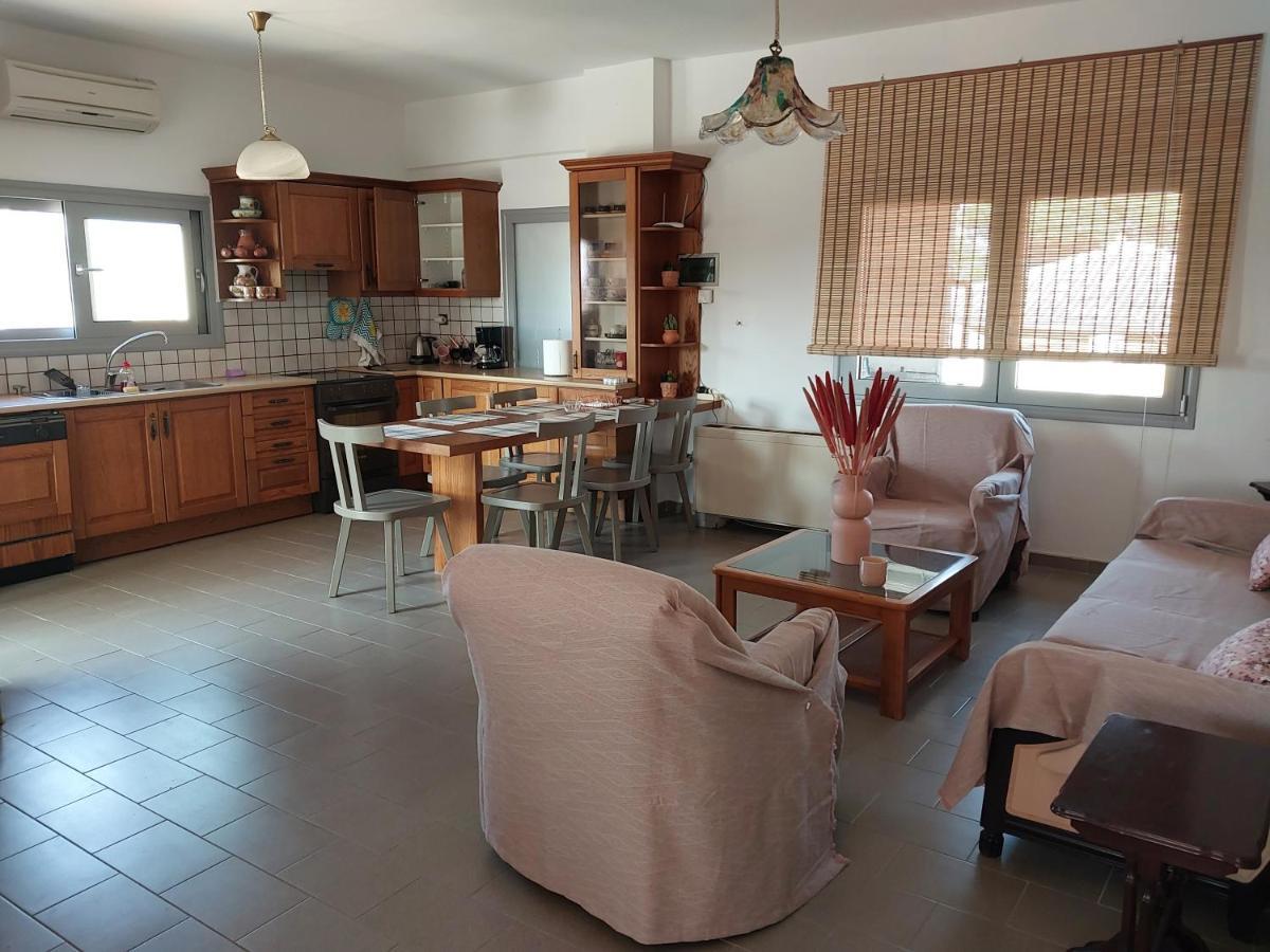 Passatempo Casa - 3 Bedroom Apartment Close To The Swimming Pool Gerani  Luaran gambar